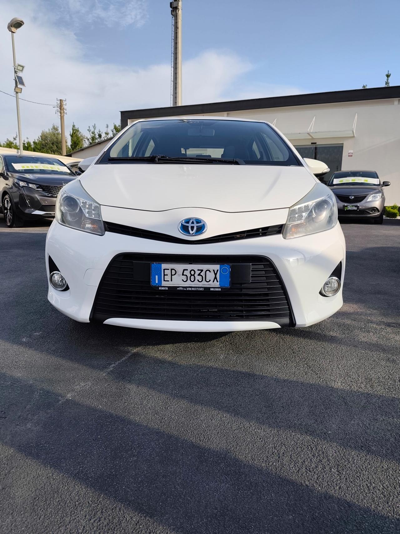 Toyota Yaris 1.5 Hybrid Lounge 07/2013