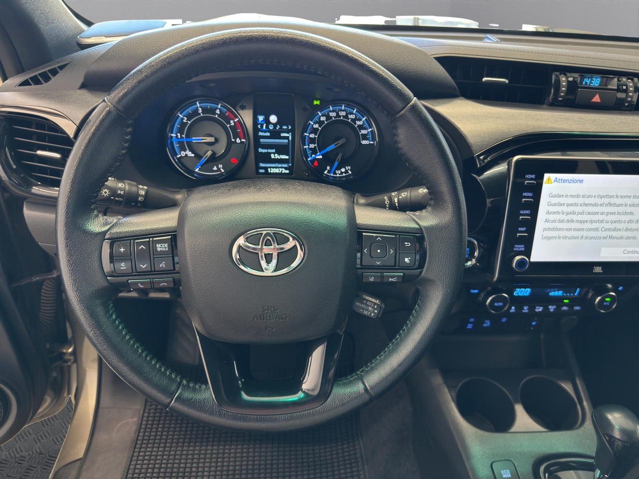 Toyota Hilux 2.8 d double cab Invincible 4wd auto