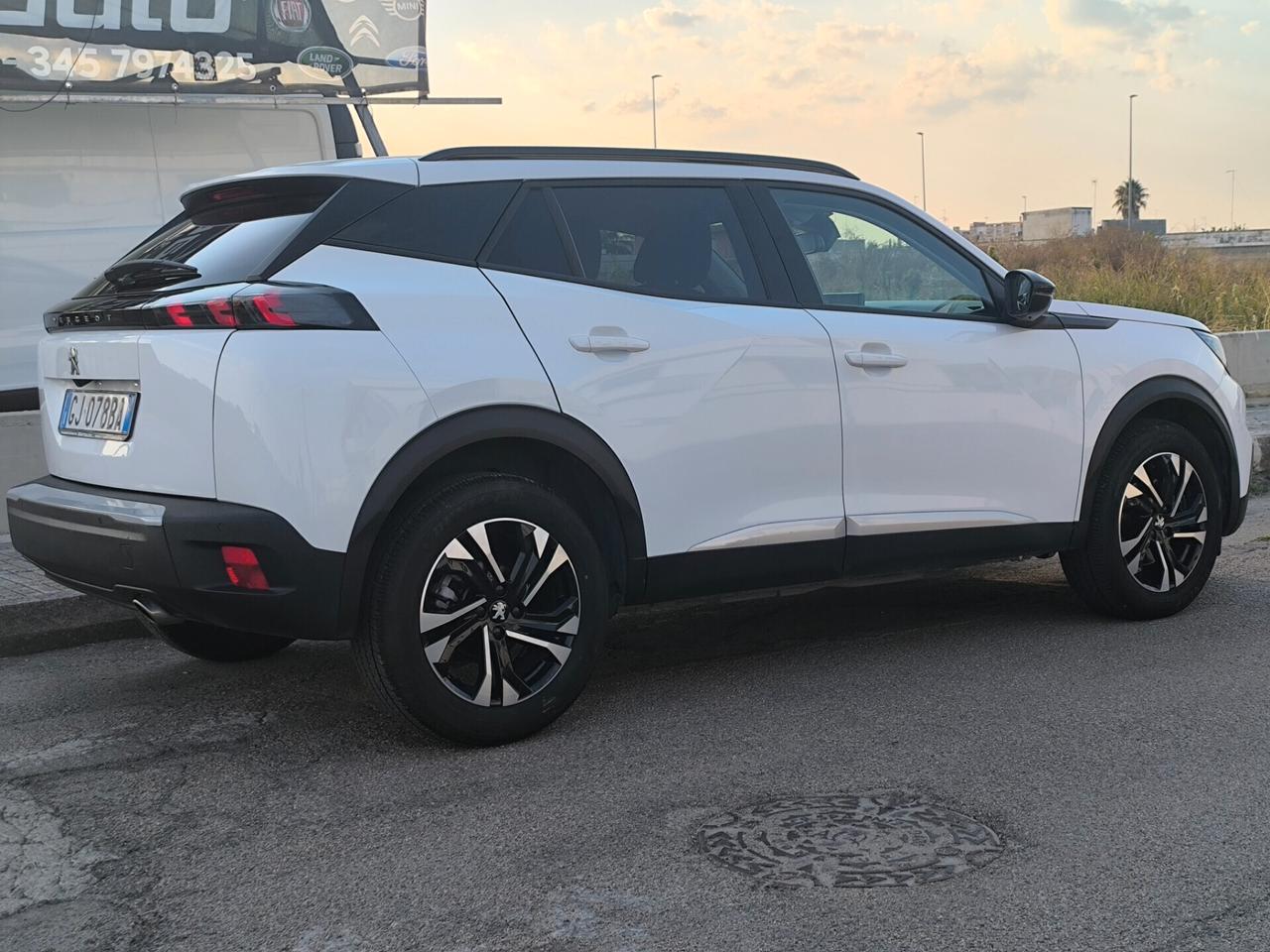 PEUGEOT 2008 1.5 DIESEL EAT8 ALLURE PACK NAVI 10 HD/COCKPIT/