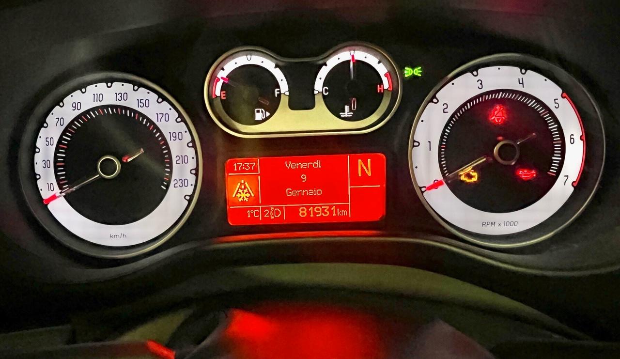 FIAT 500 LOUNGE 1.3 MJT 84CV NAVI CAMBIO AUTOMATICO TETTO PANORAMICO CERCHI DA 17 OK NEOPATENTATI