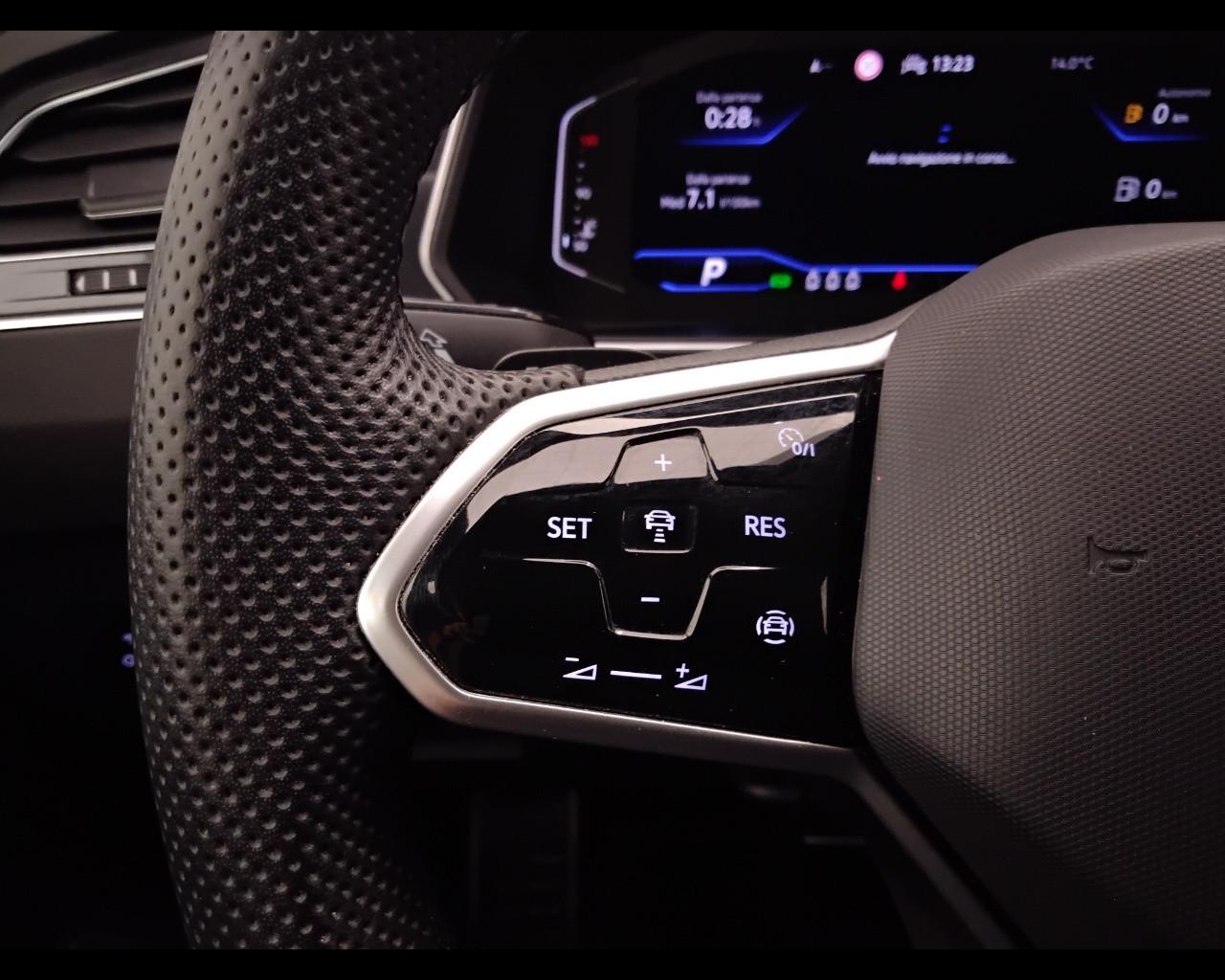 VOLKSWAGEN Tiguan II 2021 - Tiguan 1.5 tsi R-Line 150cv dsg