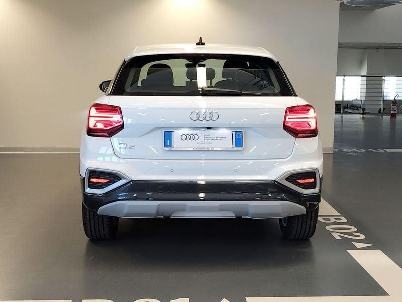 Audi Q2 30 TFSI Business Advanced