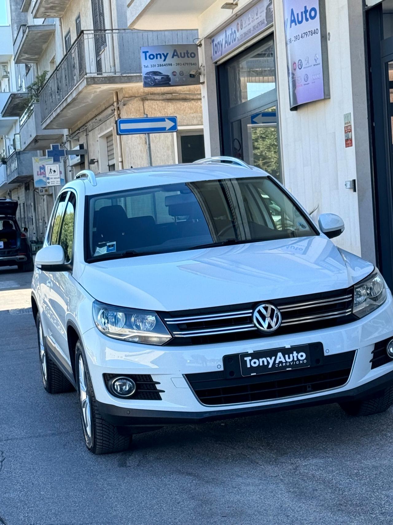 Volkswagen Tiguan 2.0 tdi Sport STYLE ,KM CERTIFICATI VOLKSWAGEN,NAVI,BLUETOOTH,SENSORI DI PARCHEGGIO