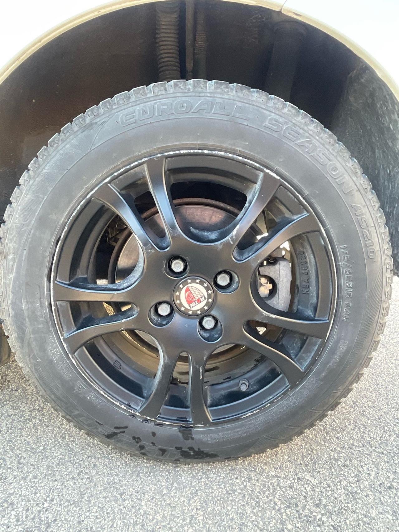 Toyota iQ 1.0