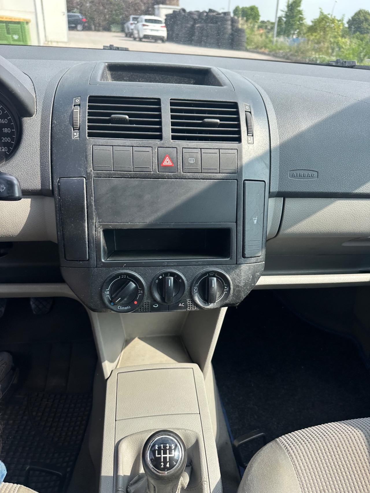 Volkswagen Polo 1.2 benz 2003 neopatentati