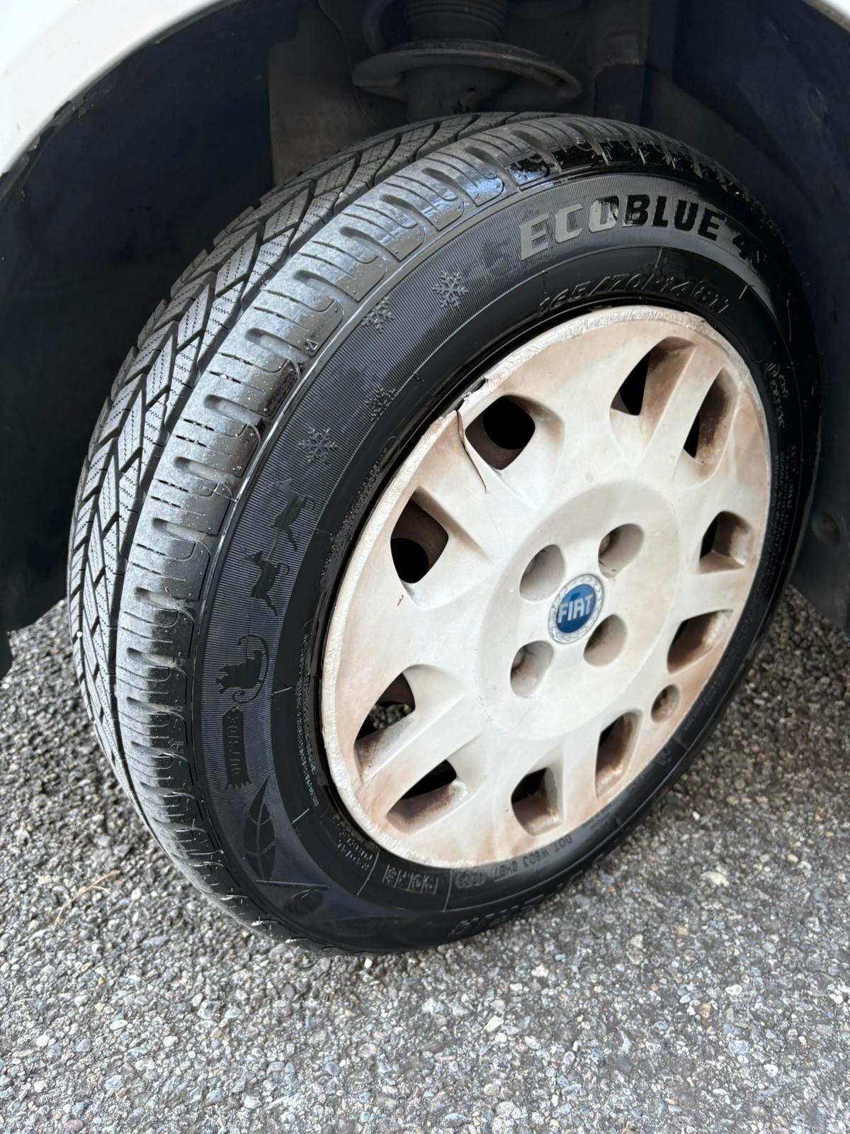 Fiat Punto 1.2i cat 5 porte NEOPATENTATI