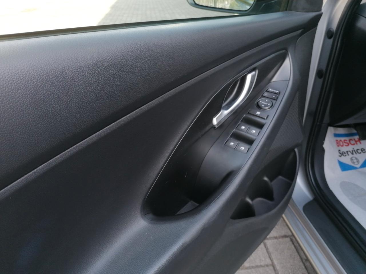 Hyundai i30 Wagon 1.0 t-gdi 48V CarPlay / AndroidAuto Fari LED