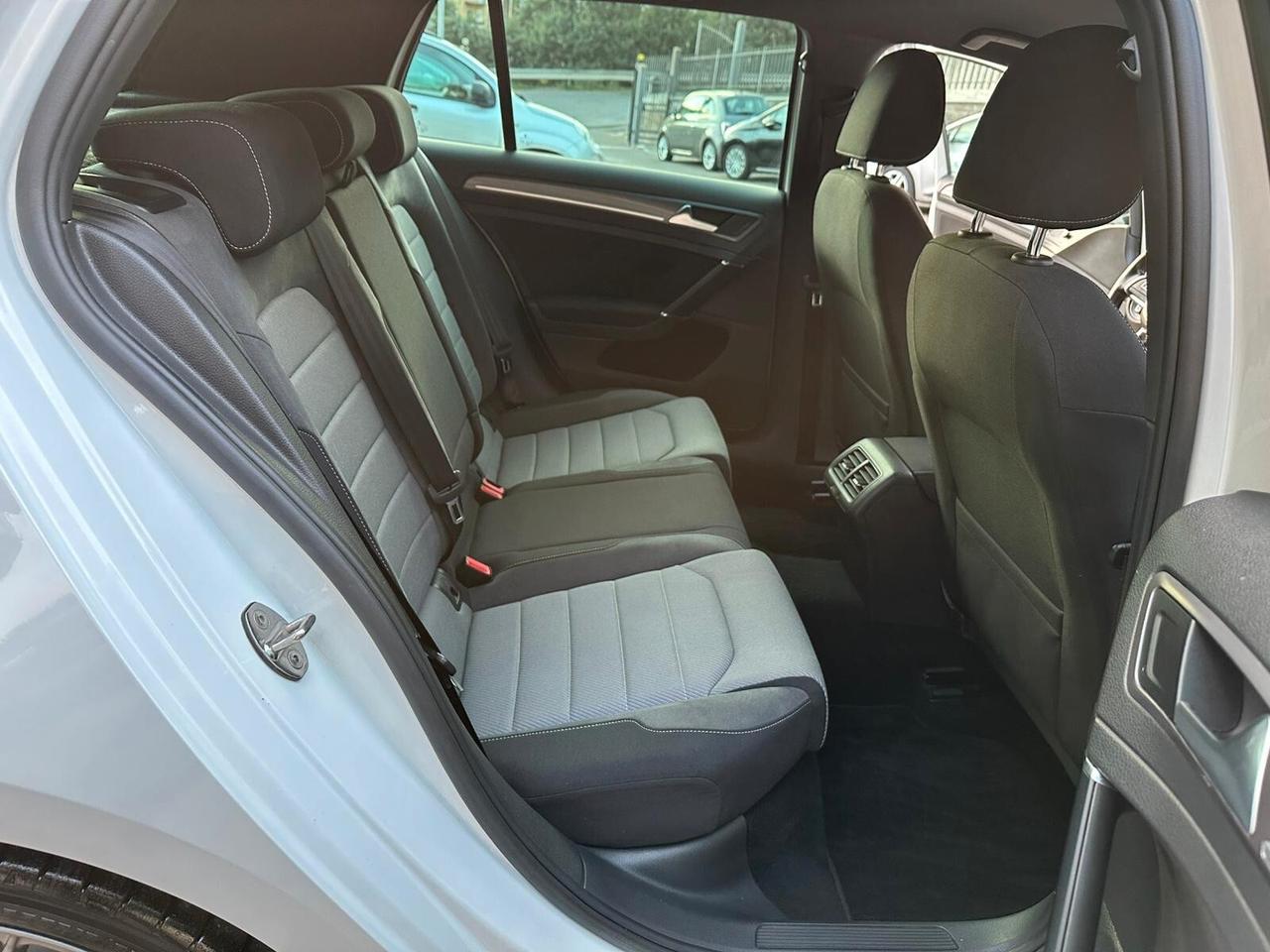 Volkswagen Golf 2.0 TDI 150 CV ALLESTIMENTO R-LINE