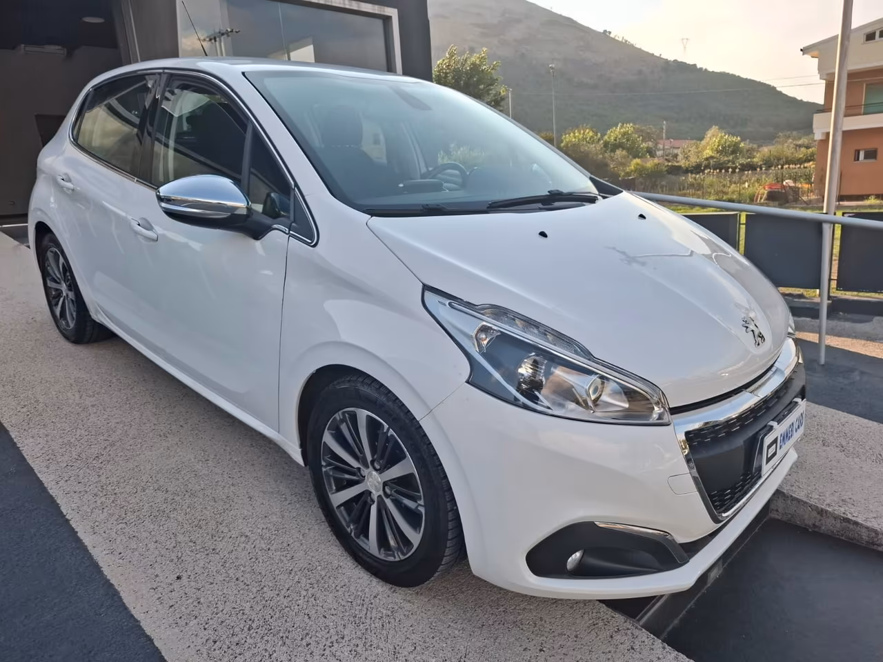 PEUGEOT 208 1.2 BENZINA/GPL 68 CV ALLURE