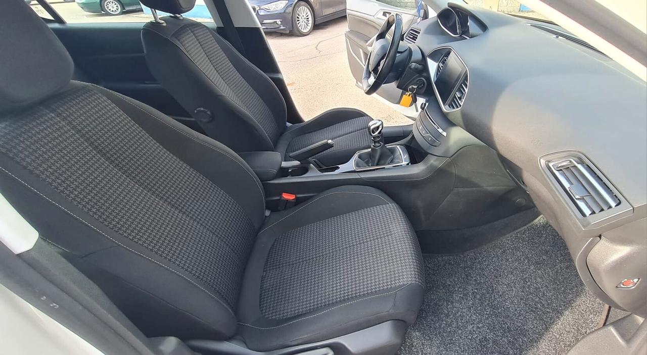 Peugeot 308 BlueHDi 100 S&S Active