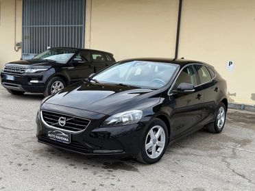 Volvo V40 120CV D2 R-design 2017 EURO6 Neopatentati