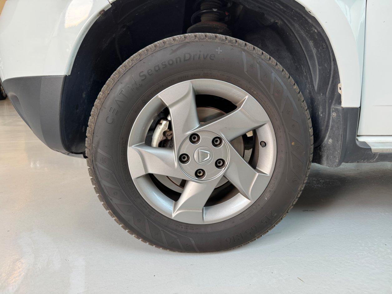 Dacia Duster 1.5 dci Laureate 4x2 110cv my13