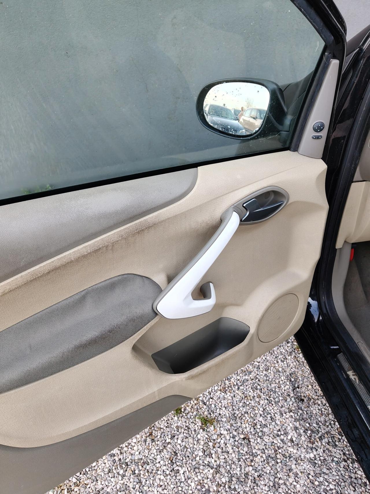 Ford Ka 1.3 TDCi 75CV Individual