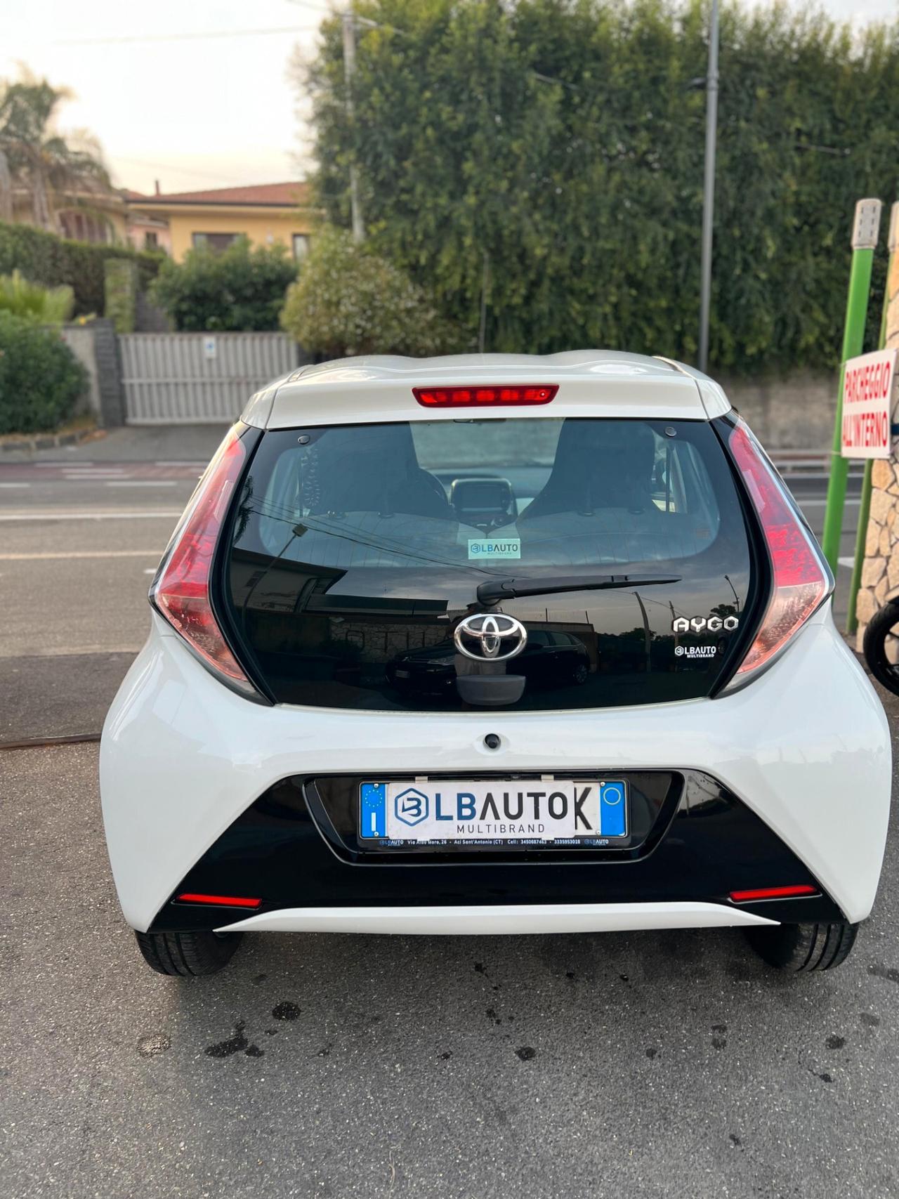 Toyota Aygo 1.0 VVT-i 69 CV 5 porte x-wave MMT