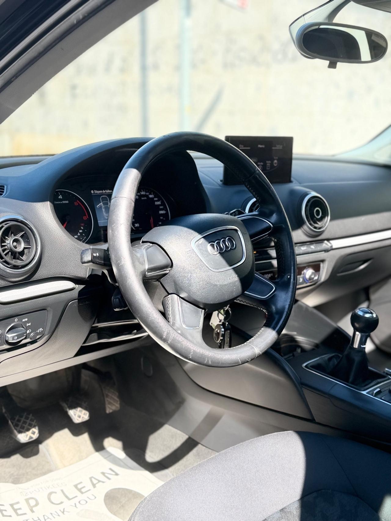 Audi A3 1.6 TDI TETTO OK NEOPATENTATI