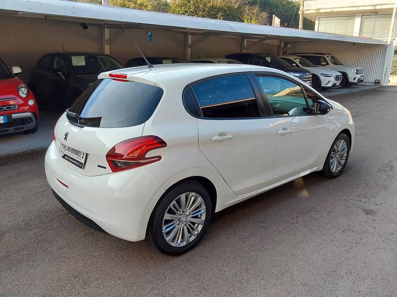 Peugeot 208 1.2 82 CV 5 porte Allure