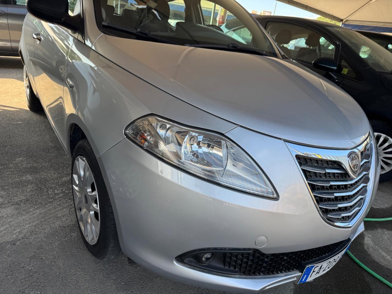 Lancia Ypsilon 1.3 MJT 16V 95 CV 5 porte S&S Silver