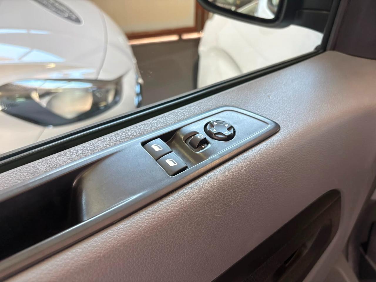 Peugeot Expert BlueHDi 115 S&S PL-TN Navi Iva