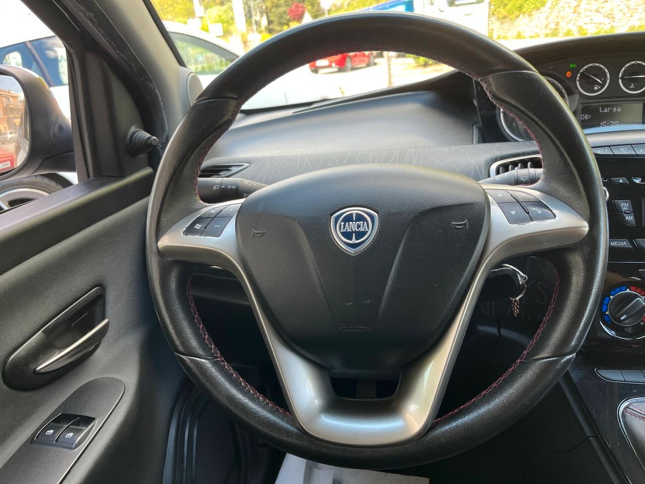 Lancia Ypsilon 1.2 69 CV 5 porte Elefantino