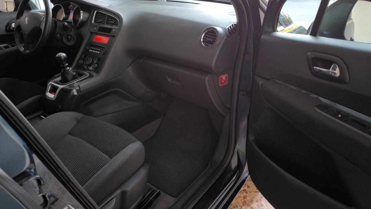 Peugeot 5008 1.6 HDi 112CV Active Mix
