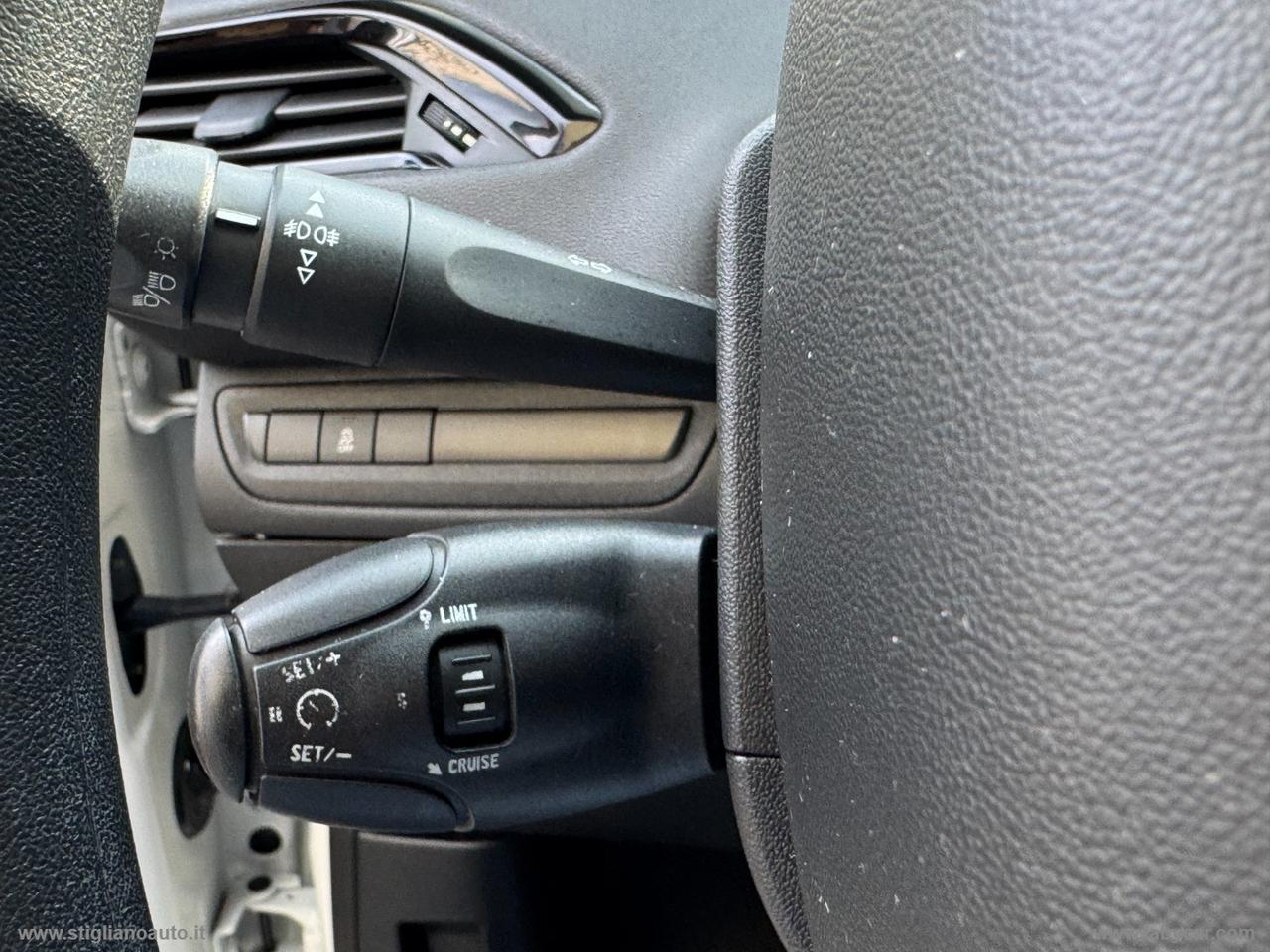 PEUGEOT 208 1.4 HDi 68 CV 5p. Business