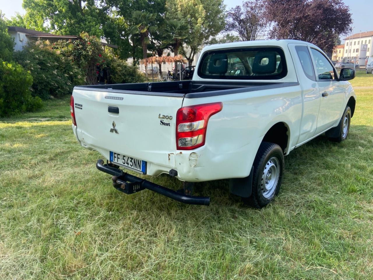 Mitsubishi L200 2.4 DI-D/154CV Club Cab Invite gancio traino
