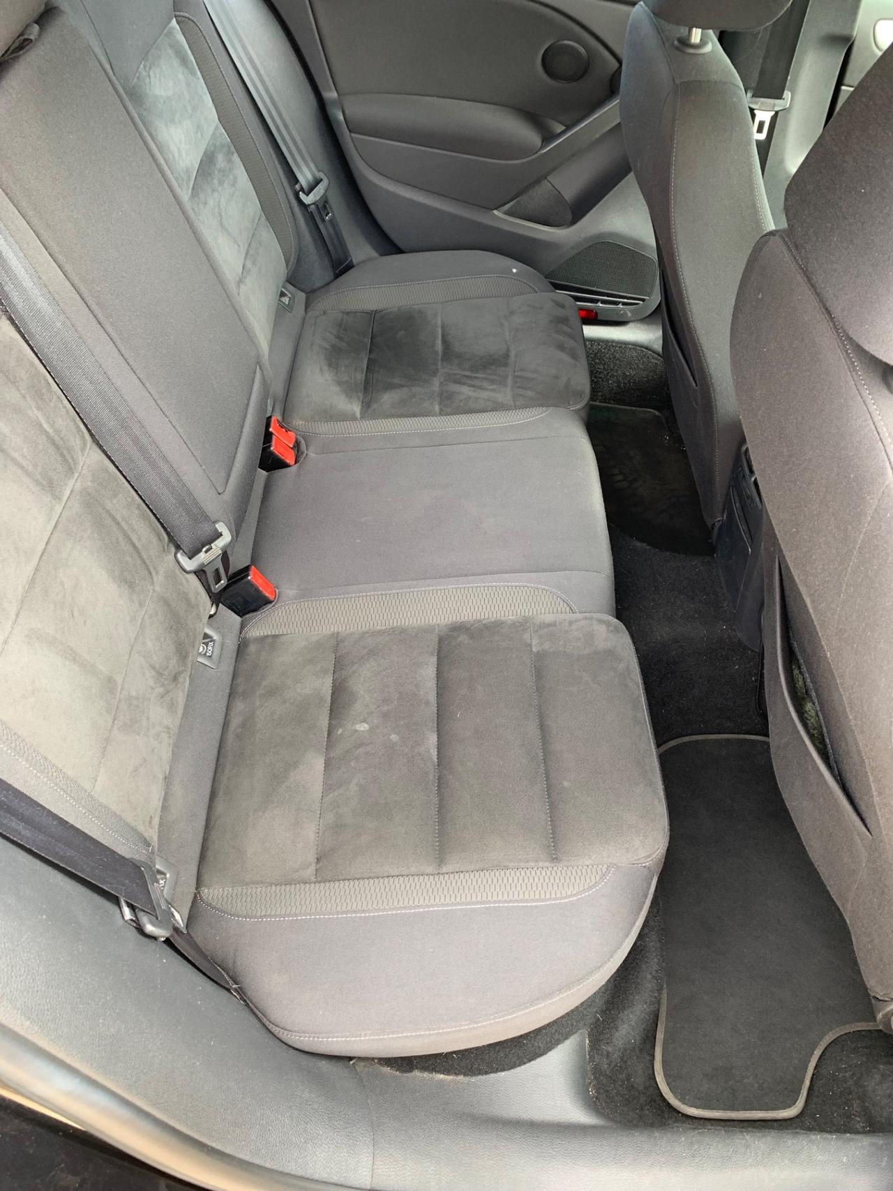 Volkswagen Golf 1.6 TDI DPF 3p. Highline