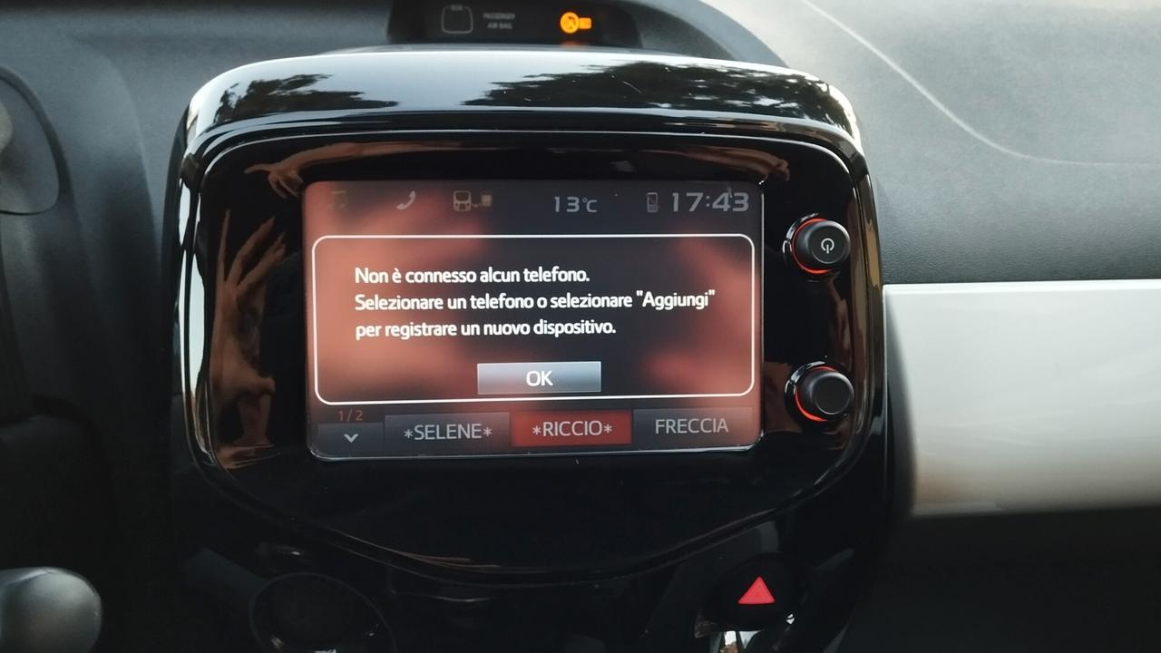 TOYOTA AYGO AUTO-RETRO- PREZZO PROMO