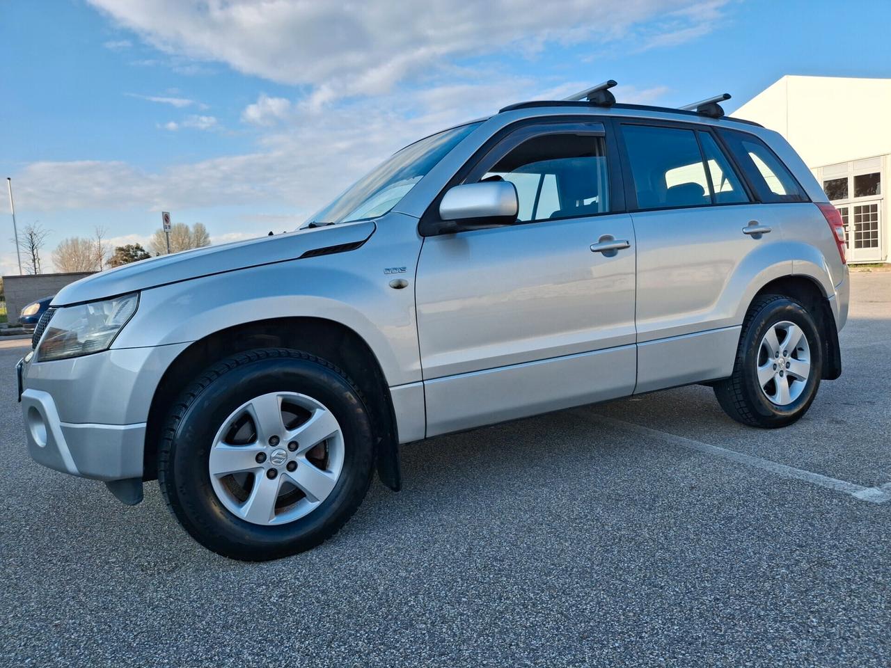 Suzuki Grand Vitara 1.9 DDiS-5 Porte-Executive*4X4*