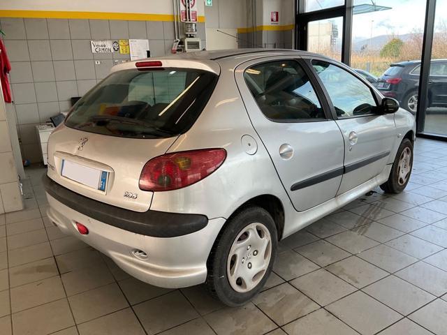 PEUGEOT 206 1.1 5p. Lee