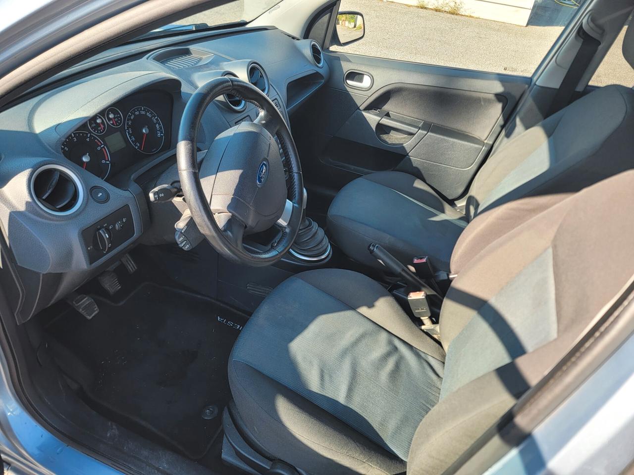 Ford Fiesta tdci 1.4 titanium 5 porte