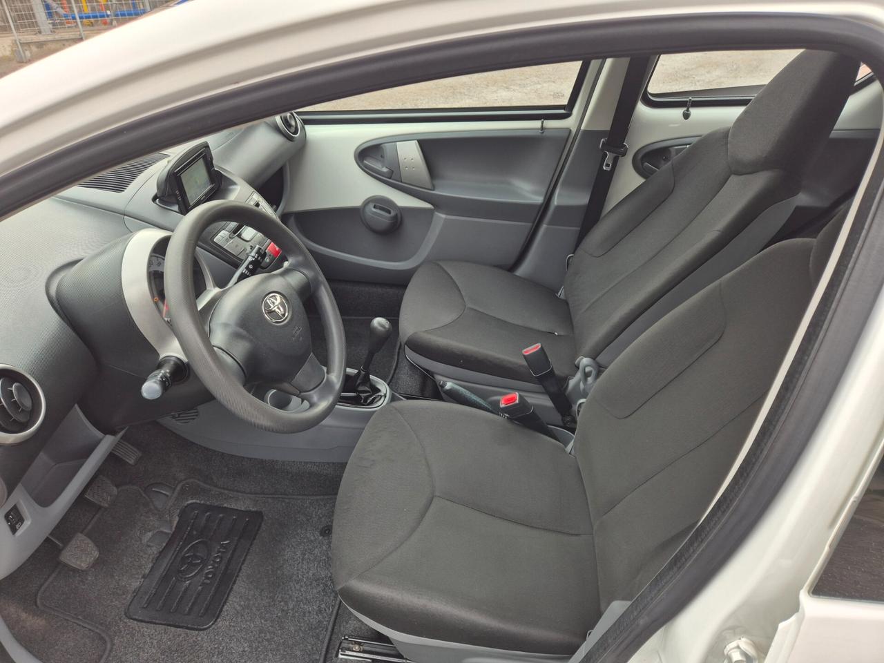 Toyota Aygo 1.0 12V VVT-i 5 porte Deep Ocean Connect
