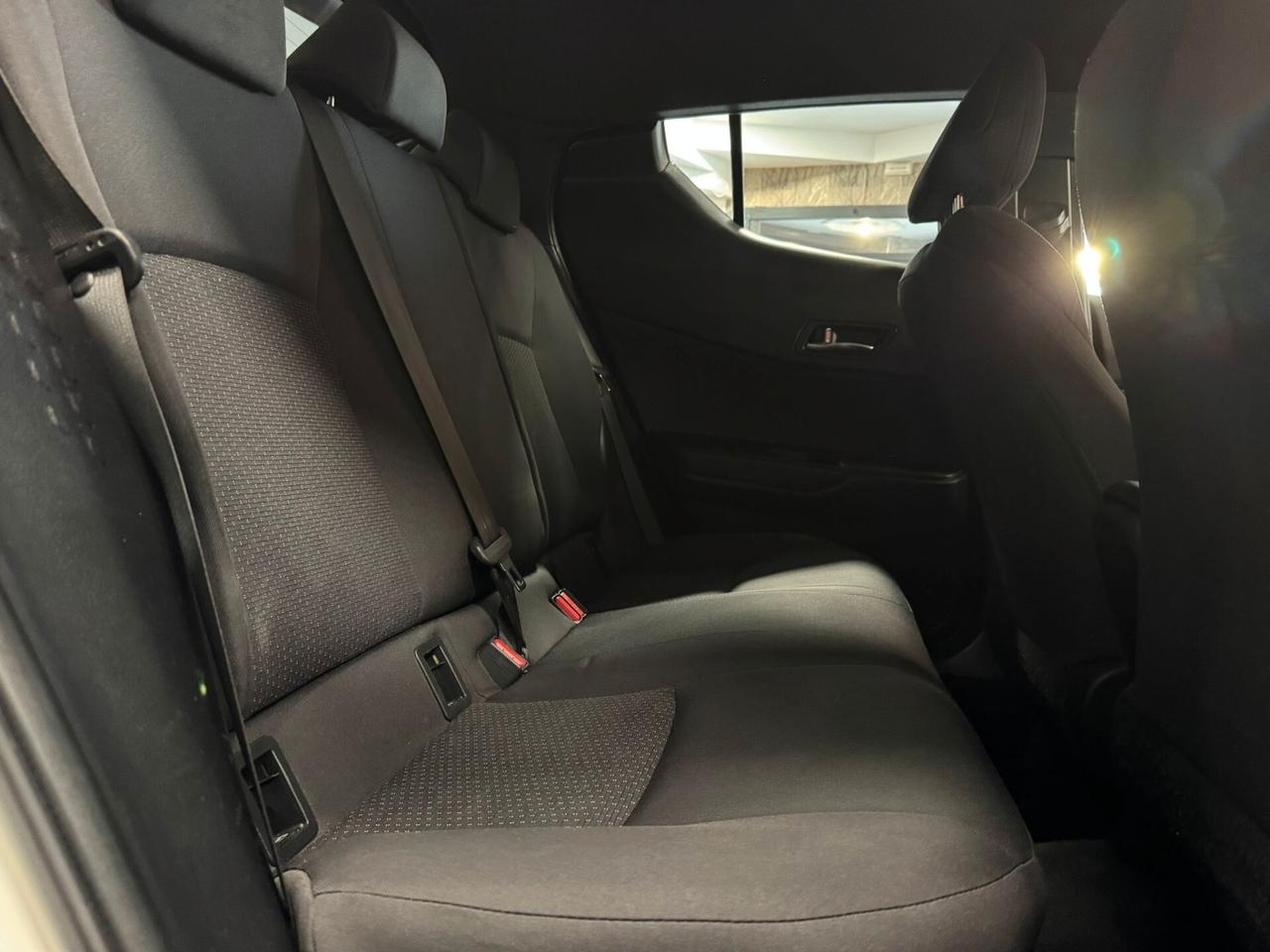 Toyota C-HR 1.8 Hybrid E-CVT Active