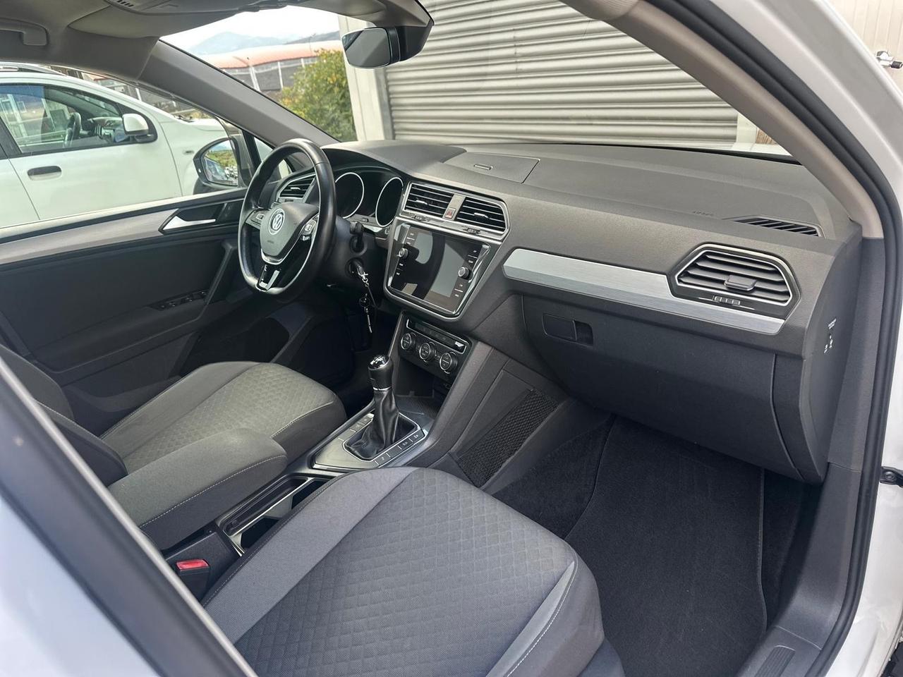 Volkswagen Tiguan 1.6 TDI SCR R.LINE