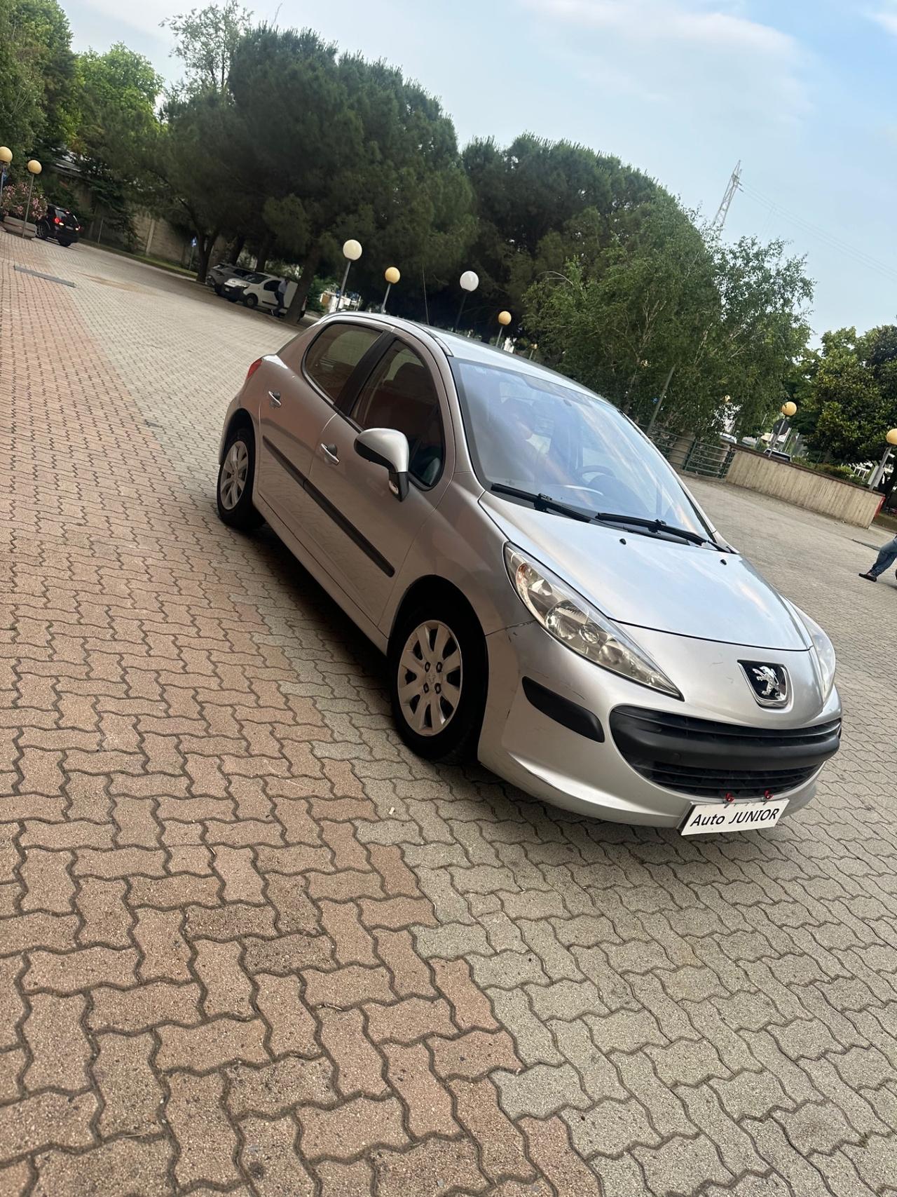 Peugeot 207 1.4 8V 75CV 5p. X Line