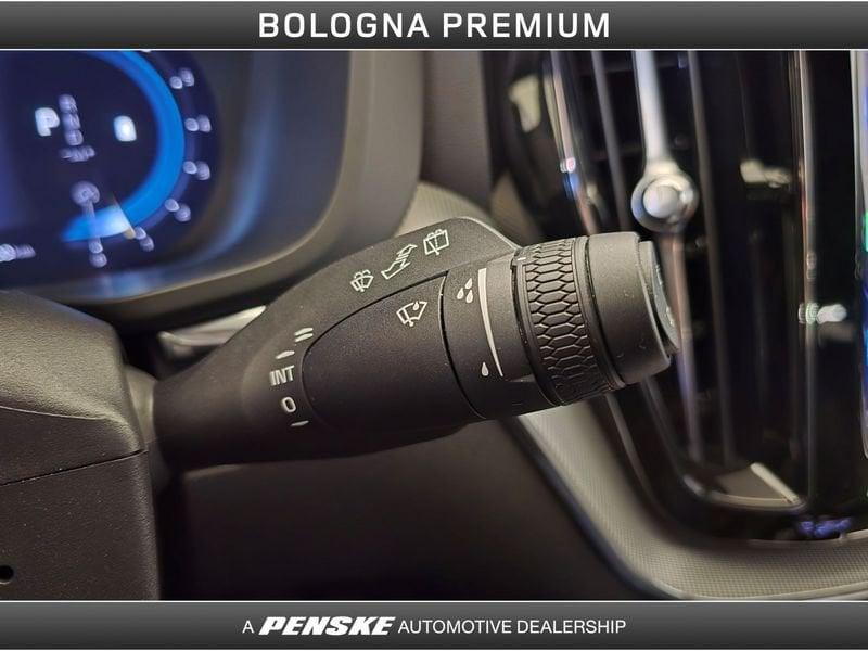 Volvo XC60 XC60 B5 AWD automatico Plus Dark