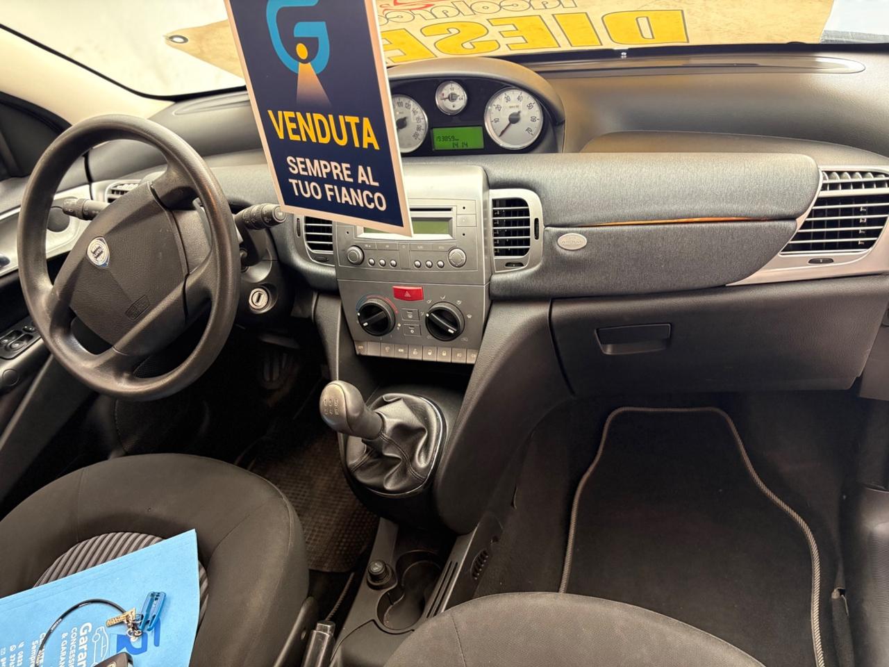 Lancia Ypsilon 1.3 MJT 90 CV Oro