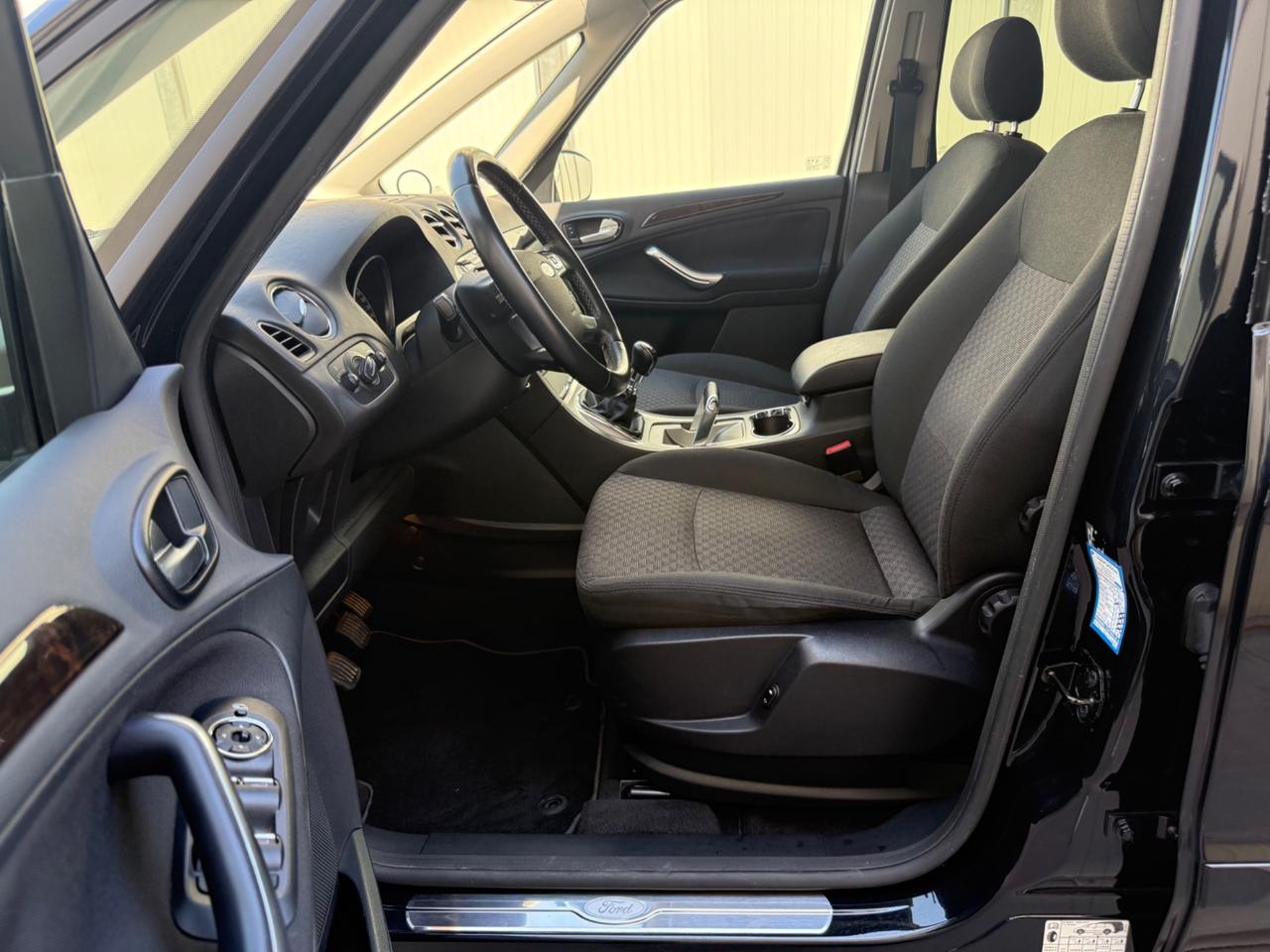 Ford Galaxy 2.0 TDCi 140 CV Ghia DPF