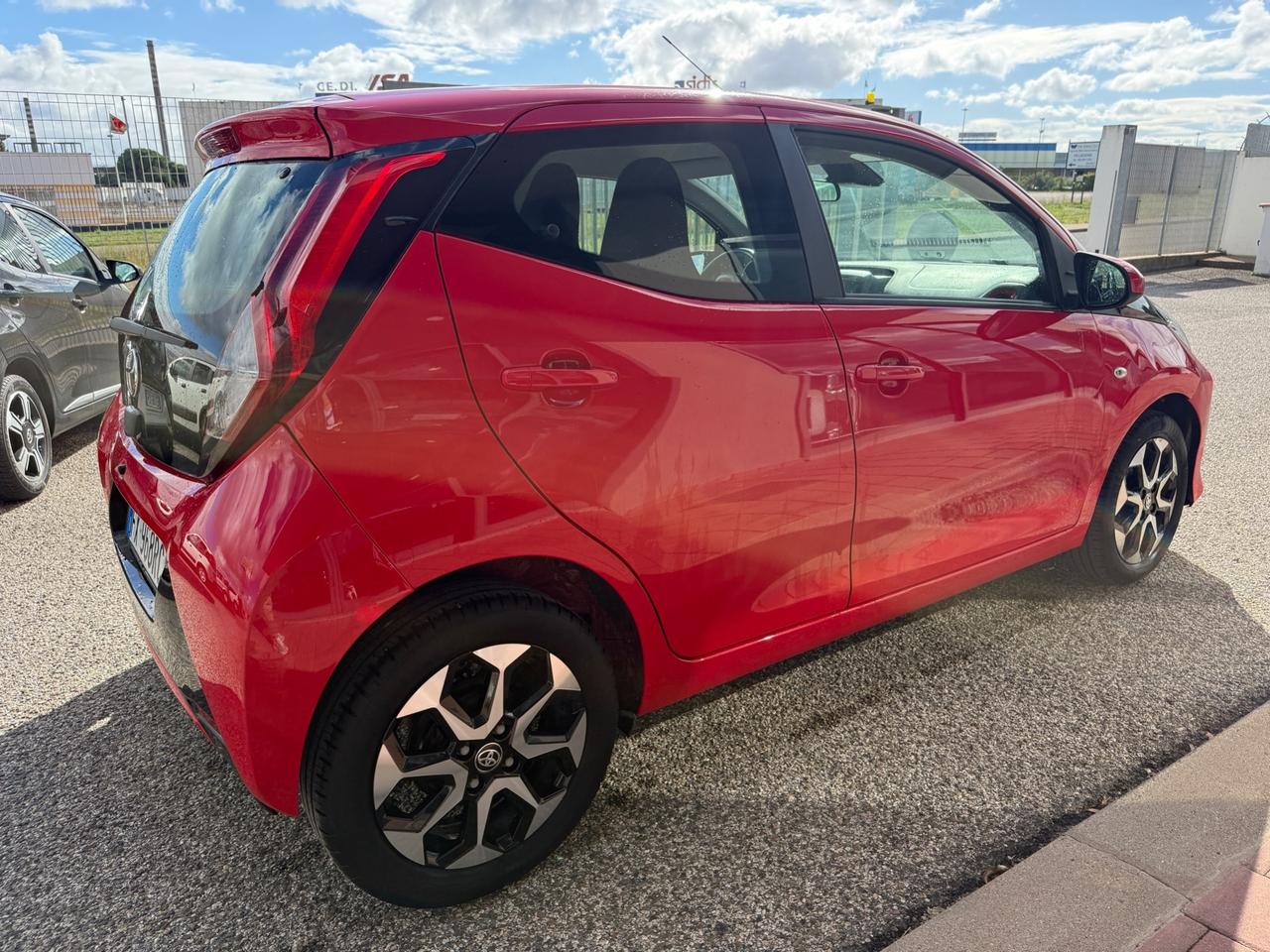 Toyota Aygo 1.0 VVT-i CONNET 23000KM my19"