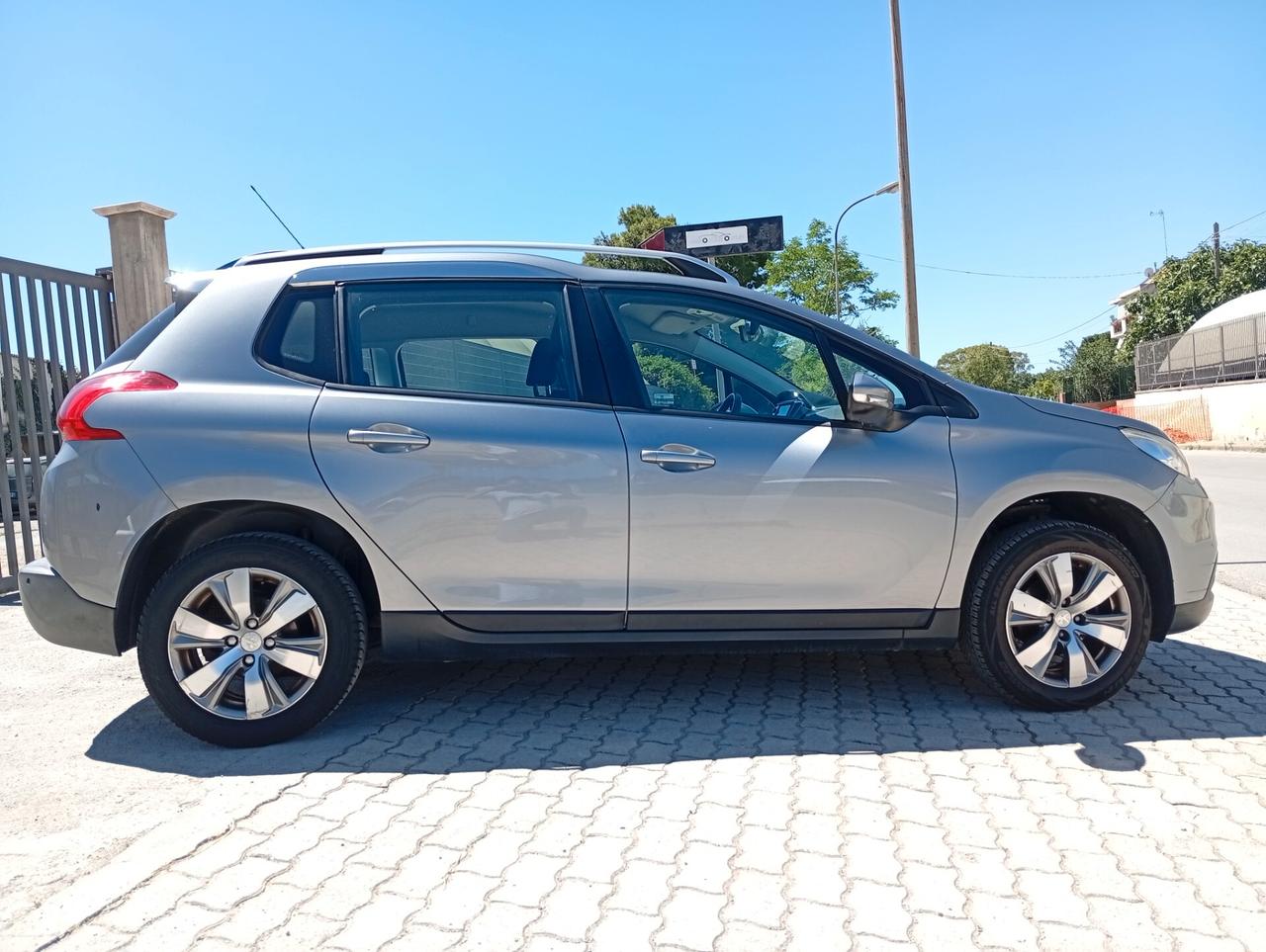 Peugeot 2008 1.2 VTi 82CV Allure