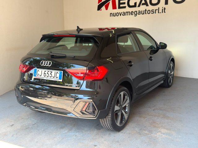 AUDI A1 citycarver 30 TFSI Identity Contrast