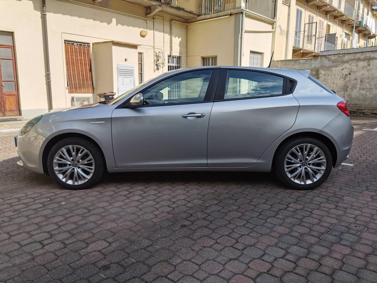 Alfa Romeo Giulietta Super 1.6 JTDM 120 CV