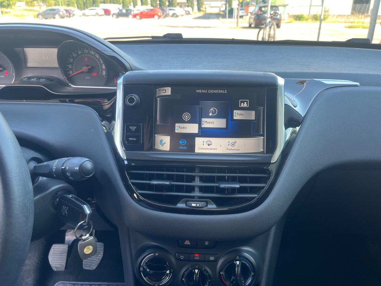 Peugeot 208 1.4 HDi 68 CV 5 porte Allure