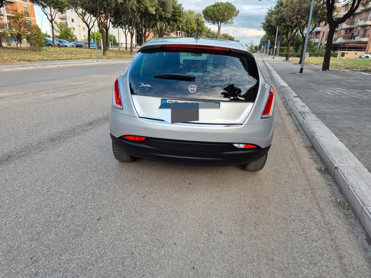 Lancia delta 1.6 multijet 120cv cambio automatico 2014