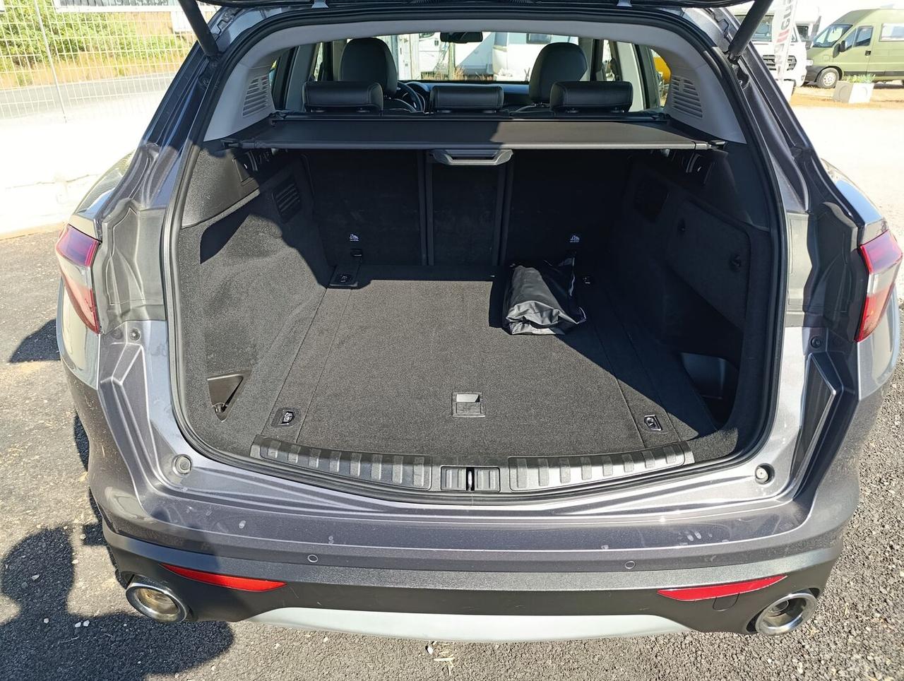 Alfa Romeo Stelvio 2.2 t Business Q4 210cv auto my19