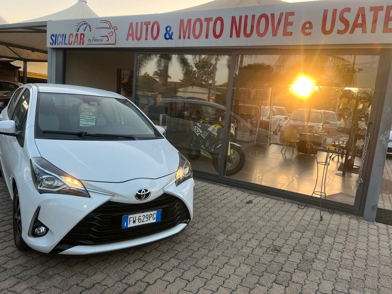Toyota Yaris 1.0 72 CV 5 porte Lounge