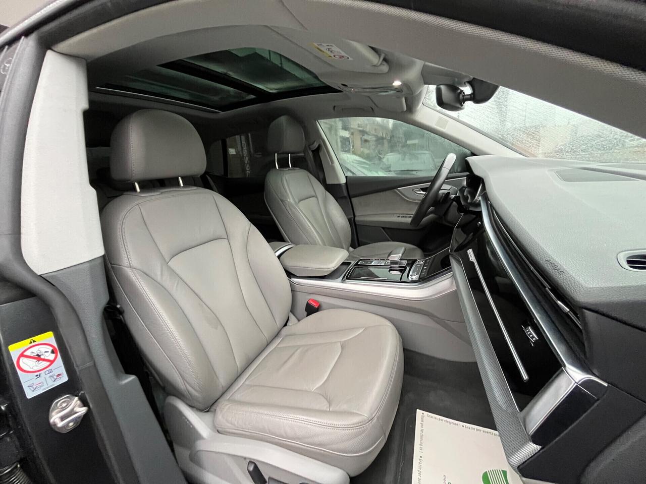 Audi Q8 55 TFSI quattro tiptronic