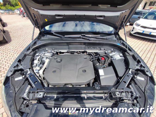 VOLVO XC60 B4 (d) AWD Geartronic Momentum Pro
