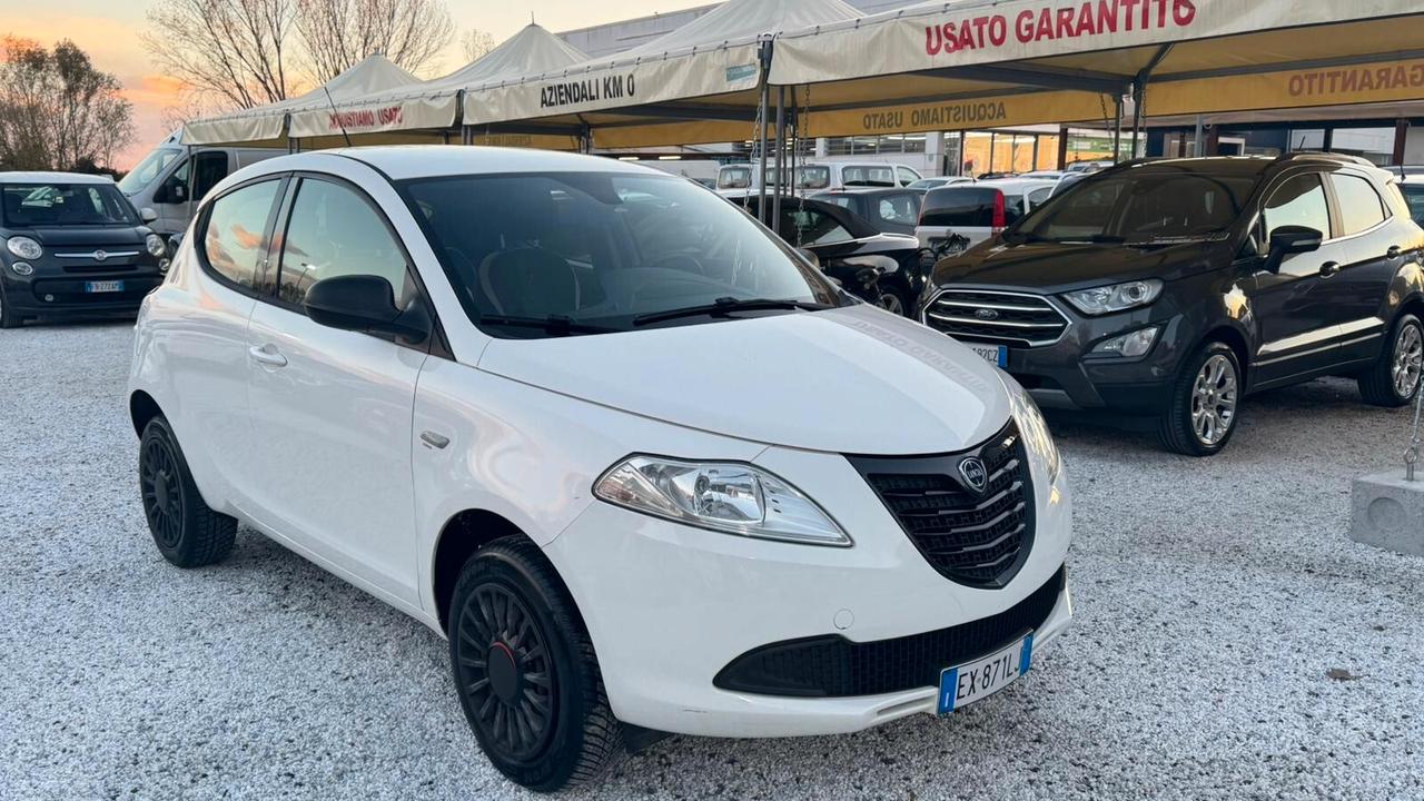 Lancia Ypsilon 0.9 TwinAir 85 CV 5 porte S&S Gold