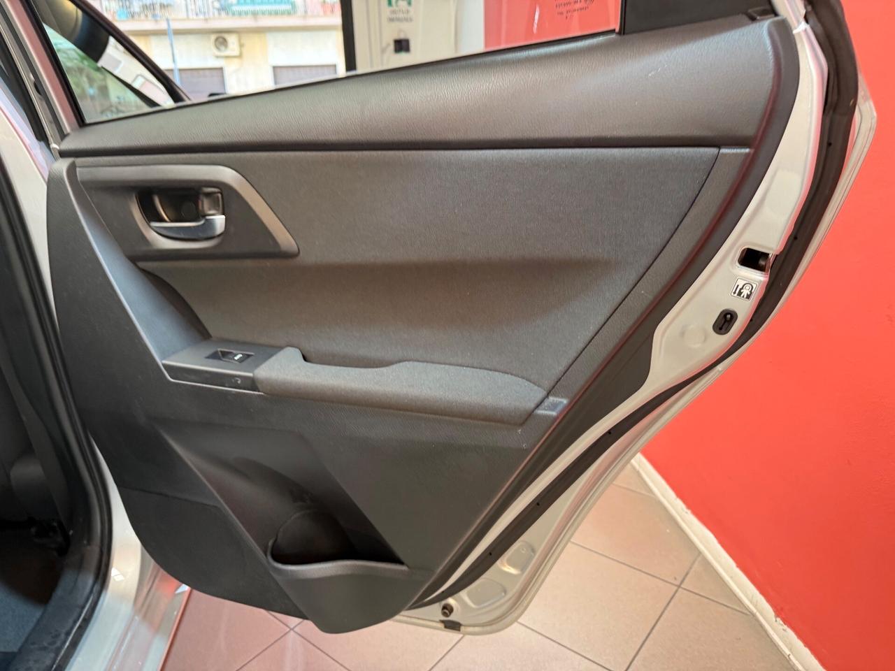 Toyota Auris 1.8 Hybrid Lounge